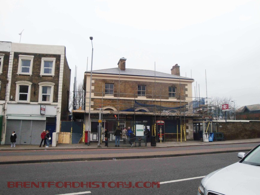 Kew Bridge Rail Station